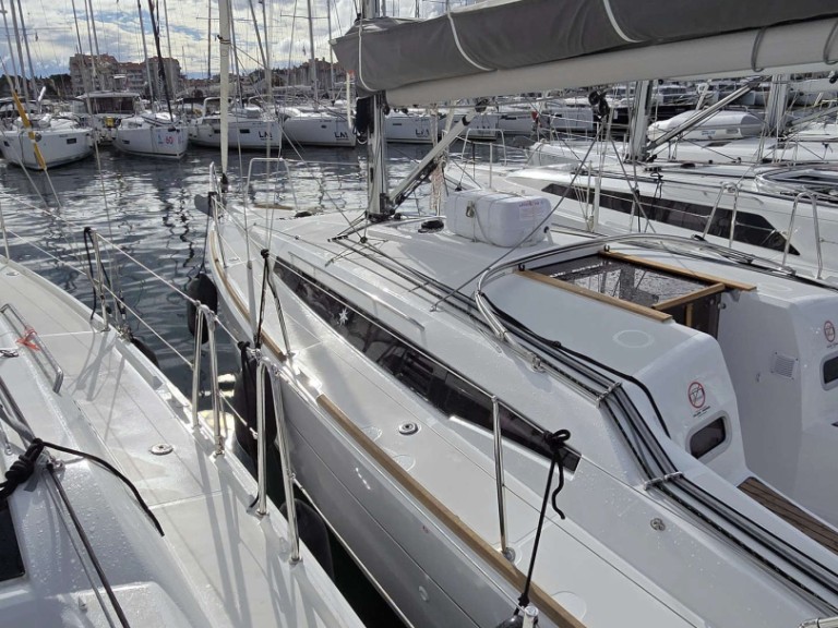 Sailboat hire in Biograd na Moru - Jeanneau Sun Odyssey 349