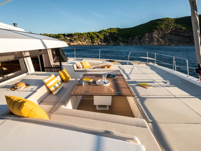 Hire a Bali Bali 5.8 Kaštela