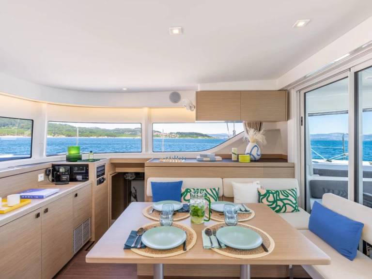 Yacht charter Kaštela - Lagoon Lagoon 43 on SamBoat