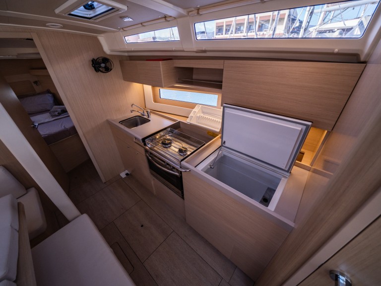 Hire Sailboat Bénéteau with a boat licence