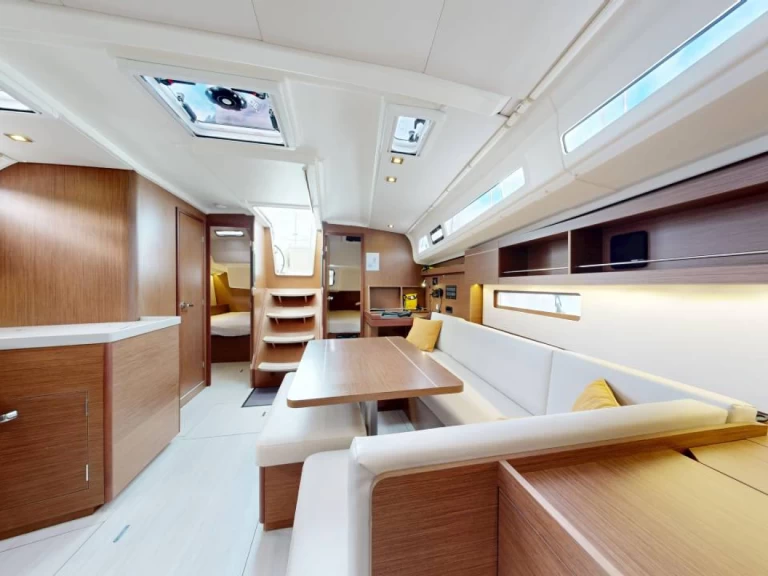 Hire a Bénéteau Oceanis 40.1 Saint-Quay-Portrieux