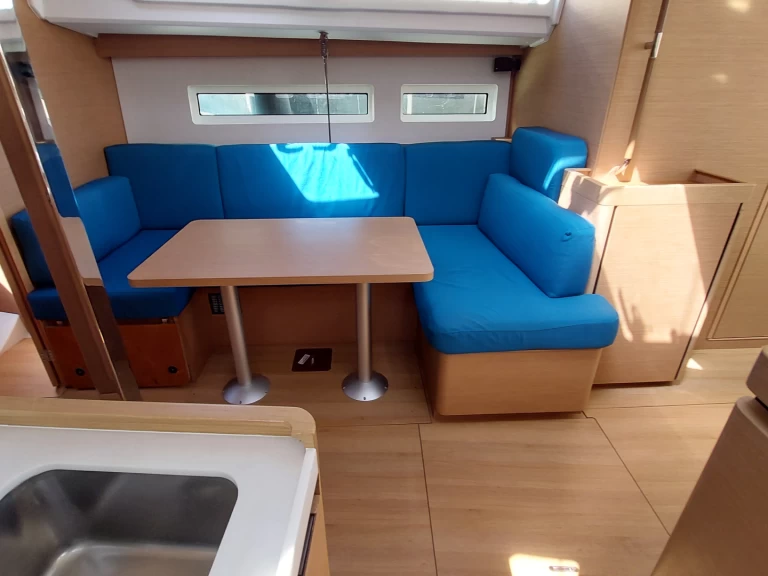 Sailboat hire in Castiglioncello - Jeanneau Sun Odyssey 440 - 4 cabine - 2 bagni