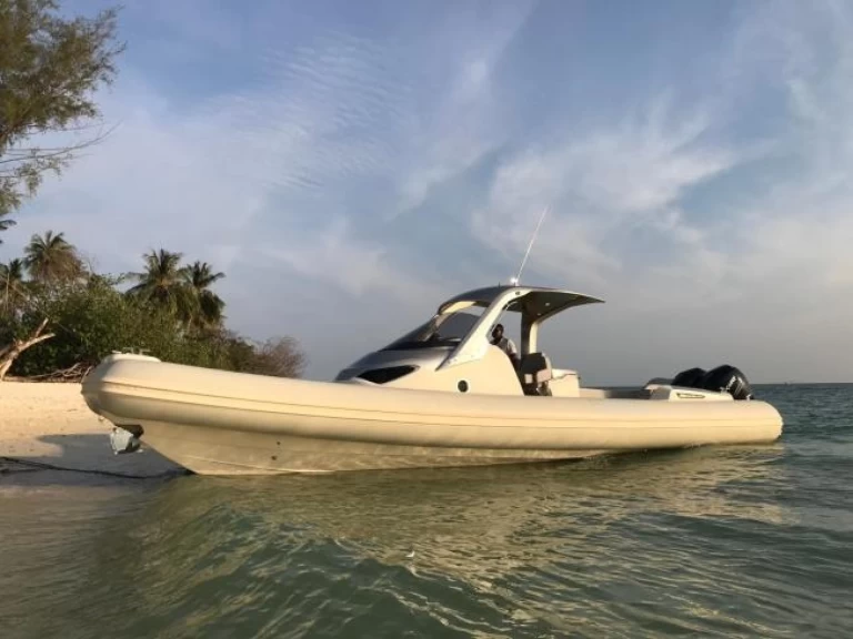 Hire RIB Sacs with a boat licence