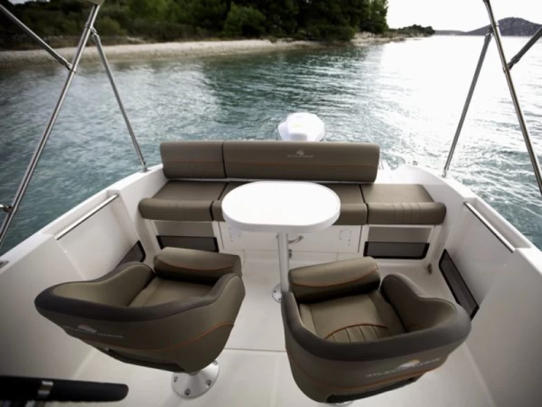 Hire Motorboat Atlantic with a boat licence