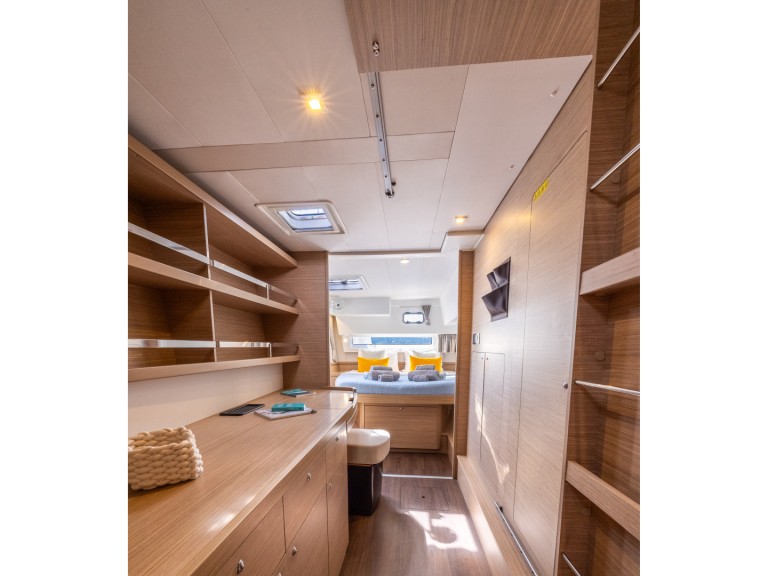 Hire Catamaran with or without skipper Lagoon Lefkáda