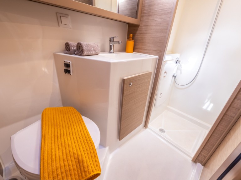 Catamaran to hire Lefkáda at the best price