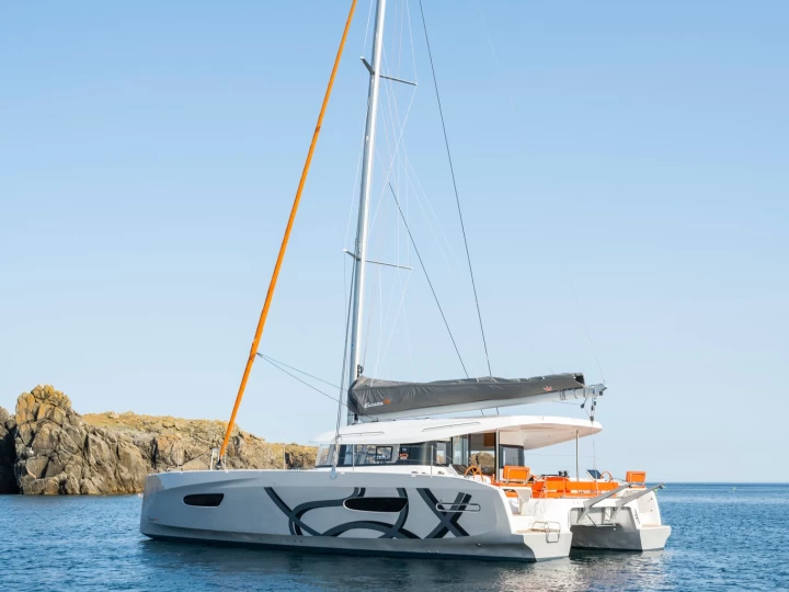 Hire Catamaran with or without skipper Excess Lefkáda