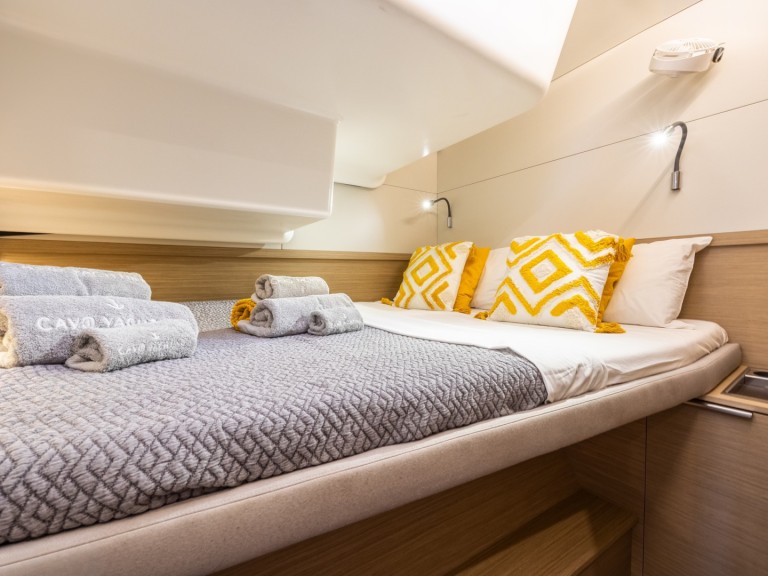 Yacht hire Lefkáda cheap Lagoon 51