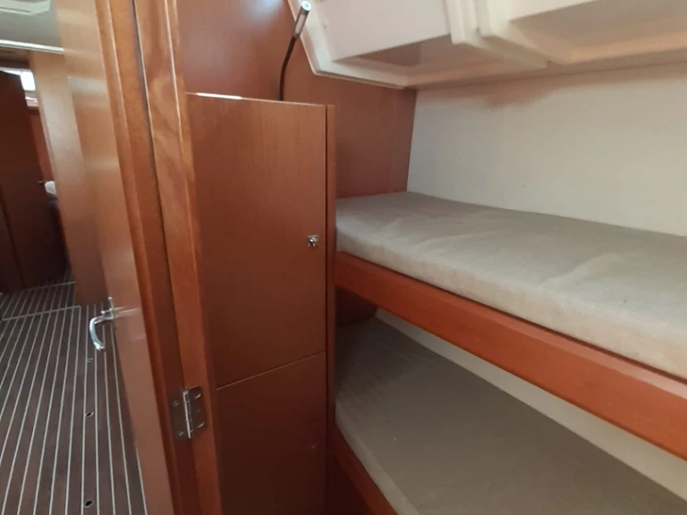 Sailboat to hire Punta Ala at the best price