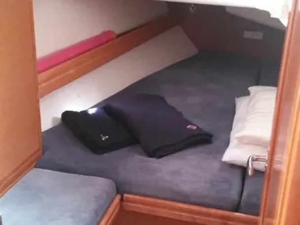 Sailboat to hire Rodi Garganico at the best price