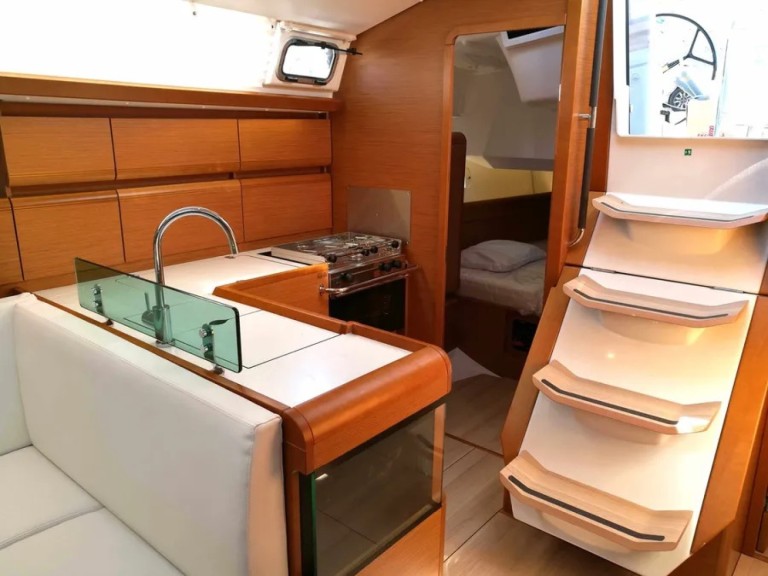 Yacht hire Agropoli cheap Sun Odyssey 449