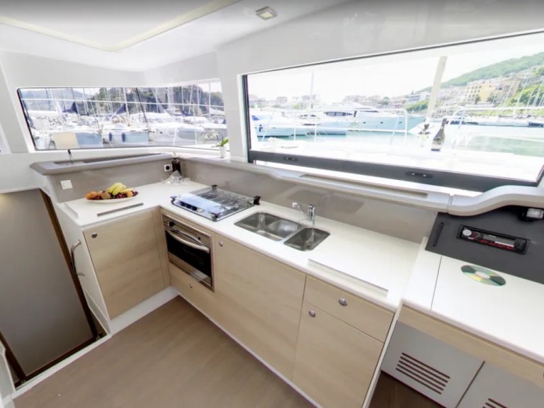 Charter a Bali Bali 4.1 in Agropoli on Samboat