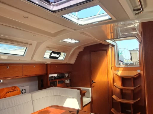 Hire a Bavaria Cruiser 41 Olbia