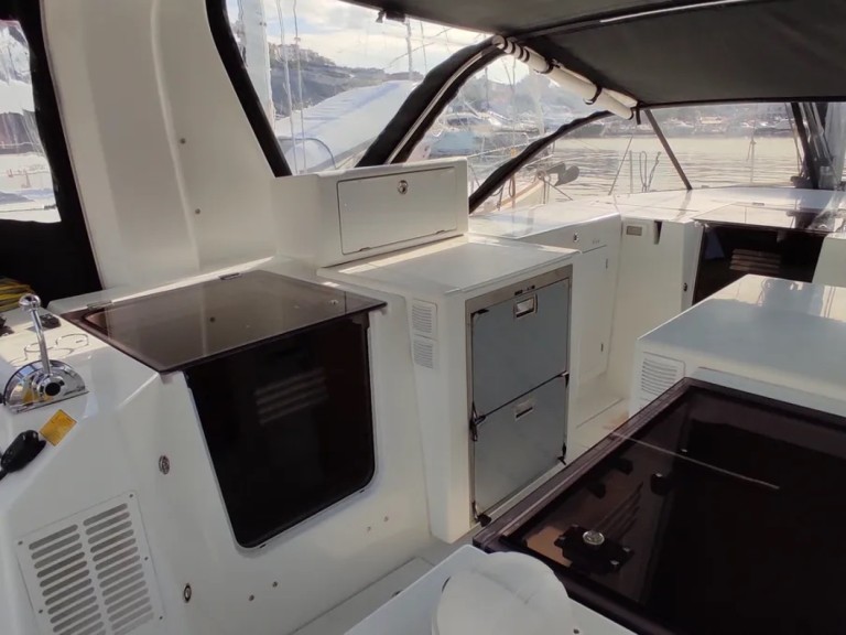 Charter a Jeanneau Sun Loft 47 in Agropoli on Samboat