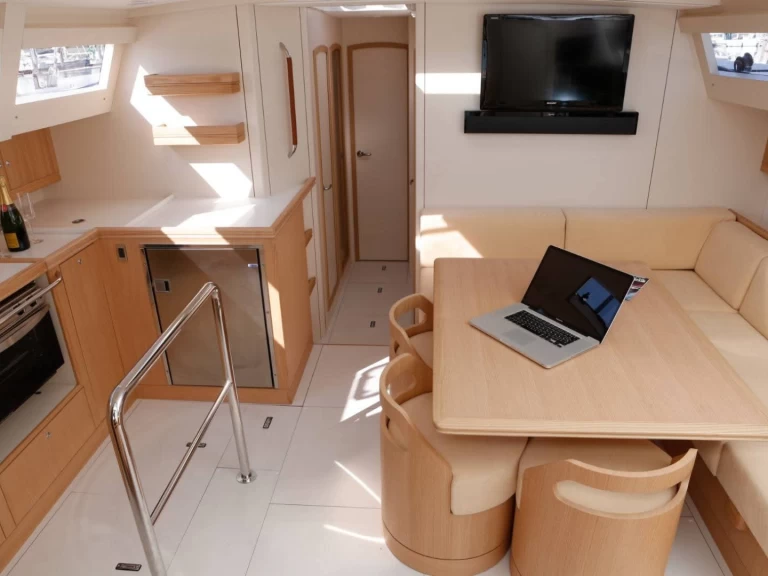 Hire Sailboat Alubat with a boat licence