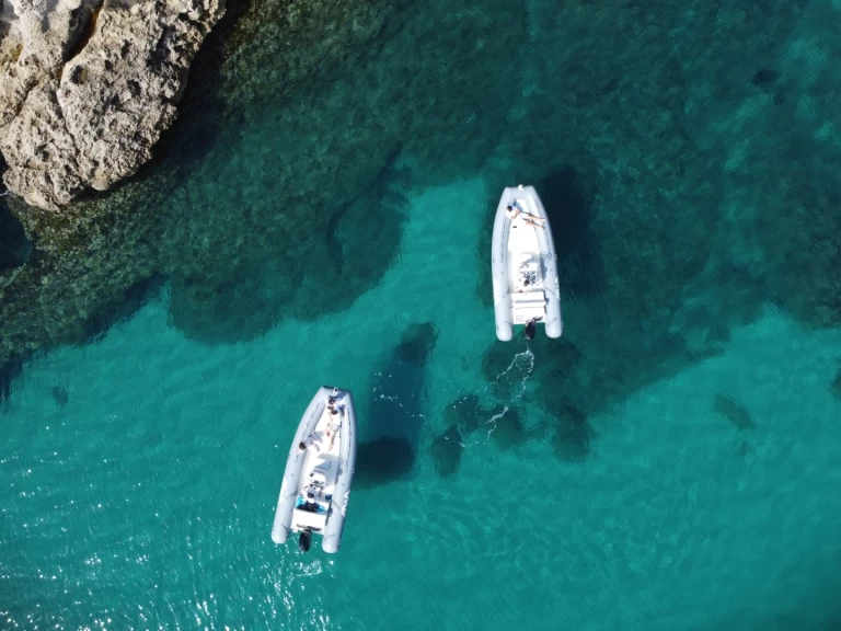 Yacht charter Cagliari - Bwa Bwa 550 on SamBoat