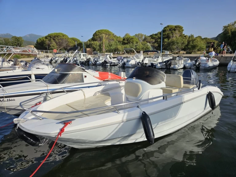 Motorboat to hire Saint-Florent at the best price