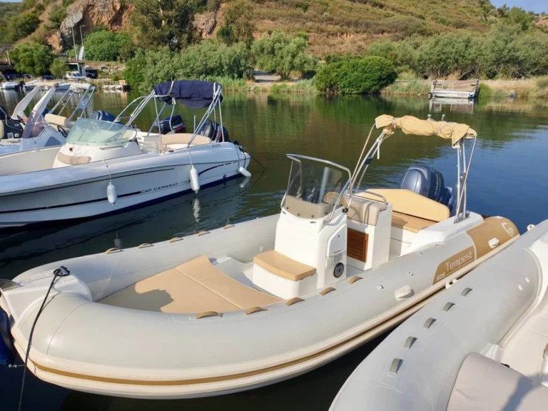 Sailboat hire in Saint-Florent - Bénéteau Oceanis 37