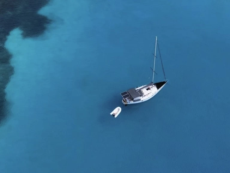 Charter a Jeanneau Sun Fizz in El Porvenir on Samboat