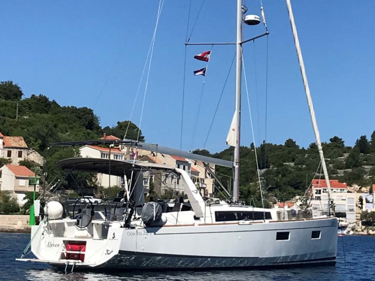 Charter a Bénéteau Oceanis 38.1 in Split on Samboat