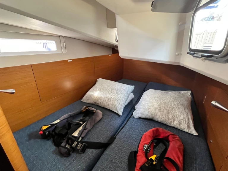 Hire Sailboat with or without skipper Jeanneau Las Galletas