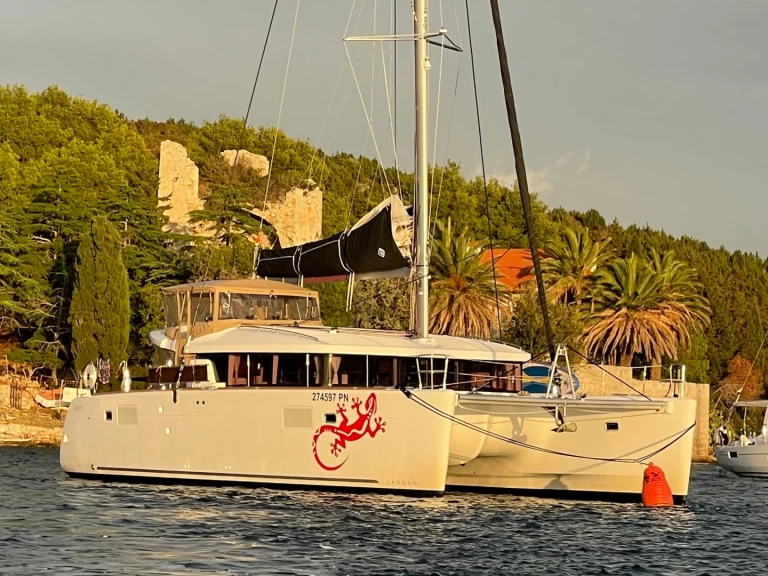 Lagoon Lagoon 450 Sport Top charter bareboat or skippered in  Punat