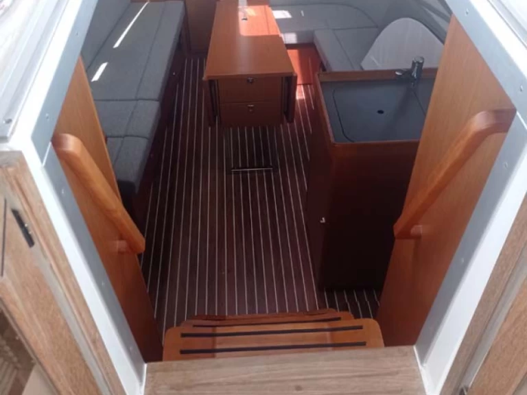 Charter a Bavaria Cruiser 34 in Deme of Volos on Samboat