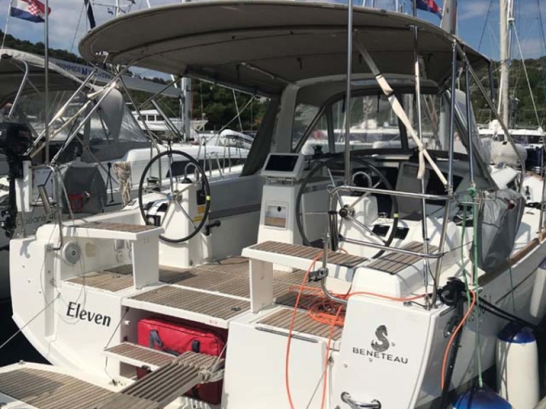 Yacht hire Split cheap Oceanis 38.1