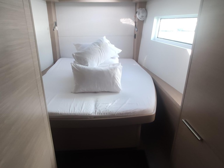 Catamaran hire in Kaštela - Lagoon Lagoon 51