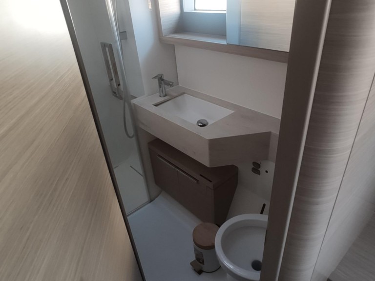 Charter a Lagoon Lagoon 51 in Kaštela on Samboat