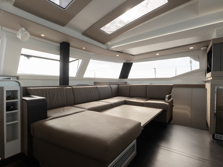 Catamaran to hire Préveza at the best price