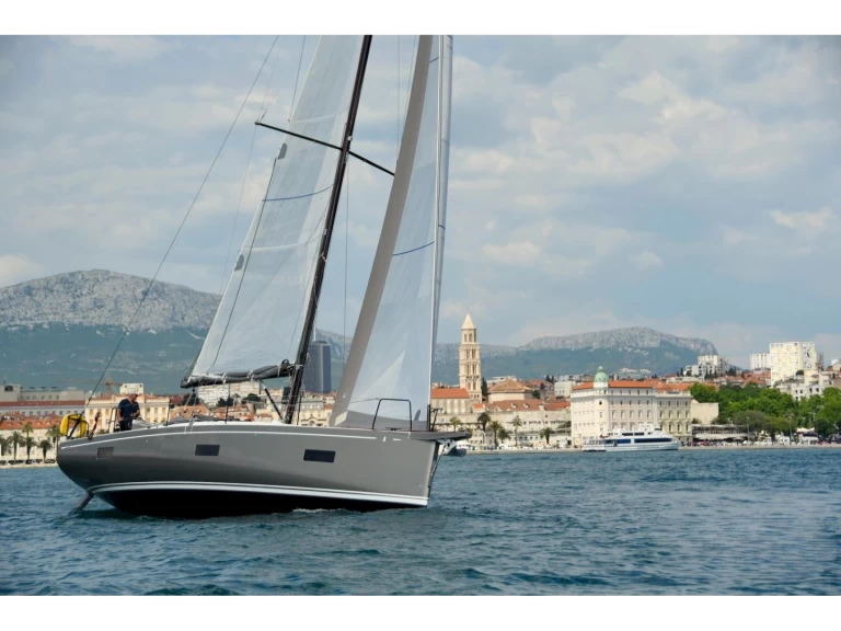 Hire Sailboat Bénéteau with a boat licence