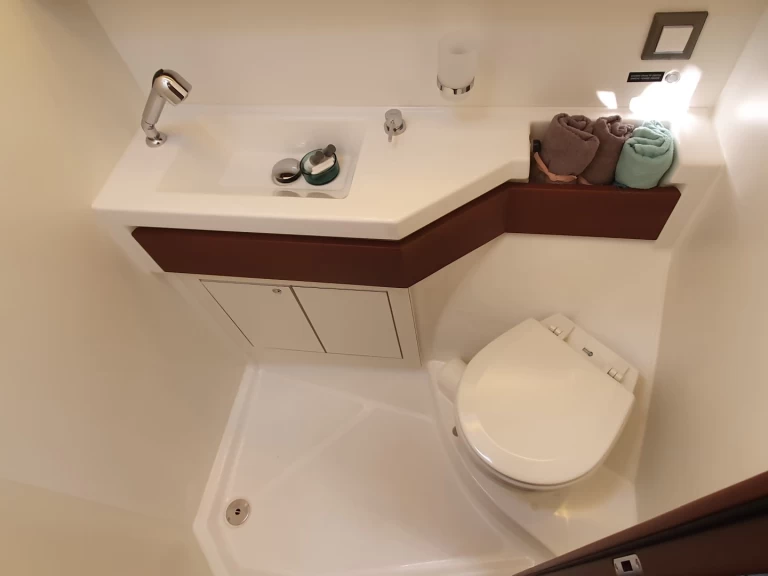 Yacht hire Split cheap Oceanis 46.1