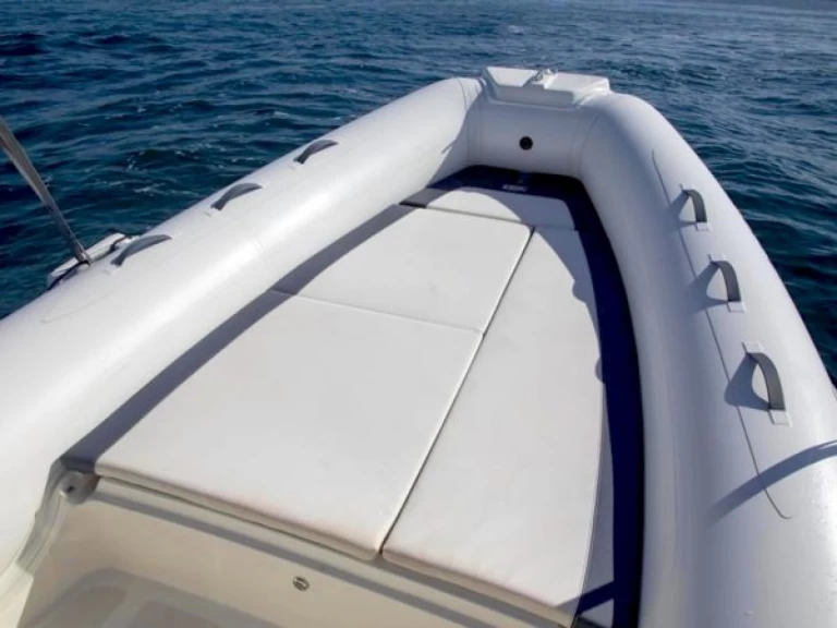 Hire RIB Bsc with a boat licence