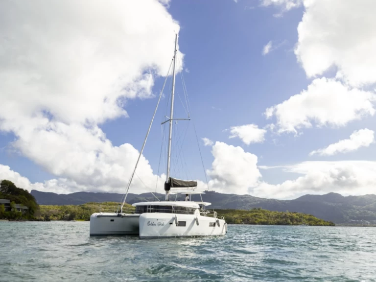 Hire a Lagoon Lagoon 42 Mahé
