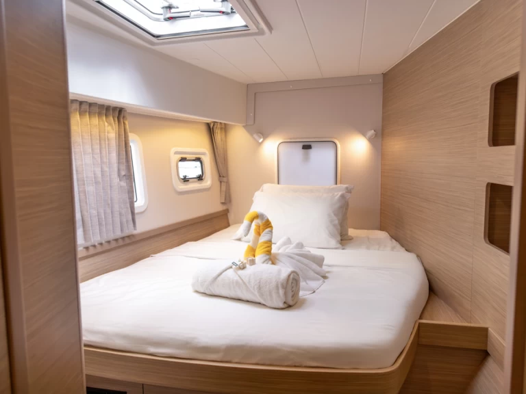 Charter a Lagoon Lagoon 42 in Mahé on Samboat