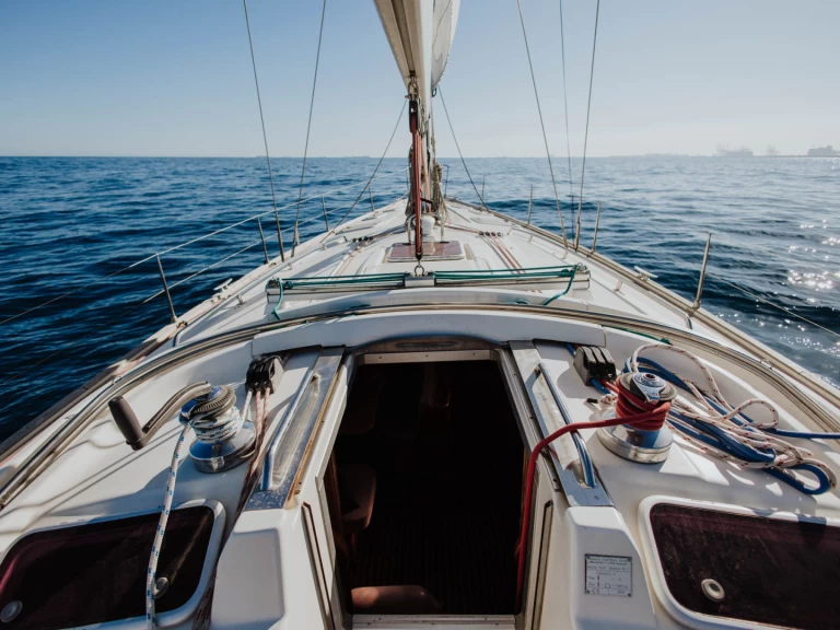 Hire Sailboat with or without skipper Bavaria Mahón