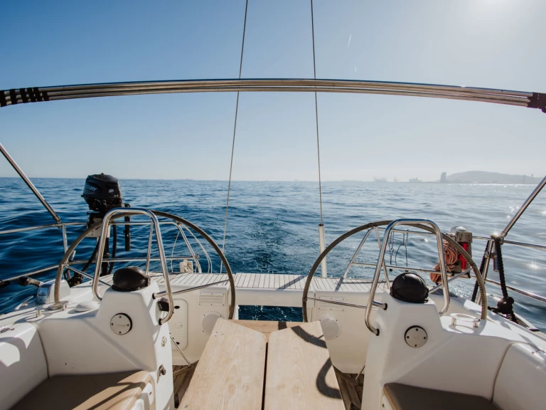 Charter a Bavaria Bavaria 50 Cruiser in Mahón on Samboat