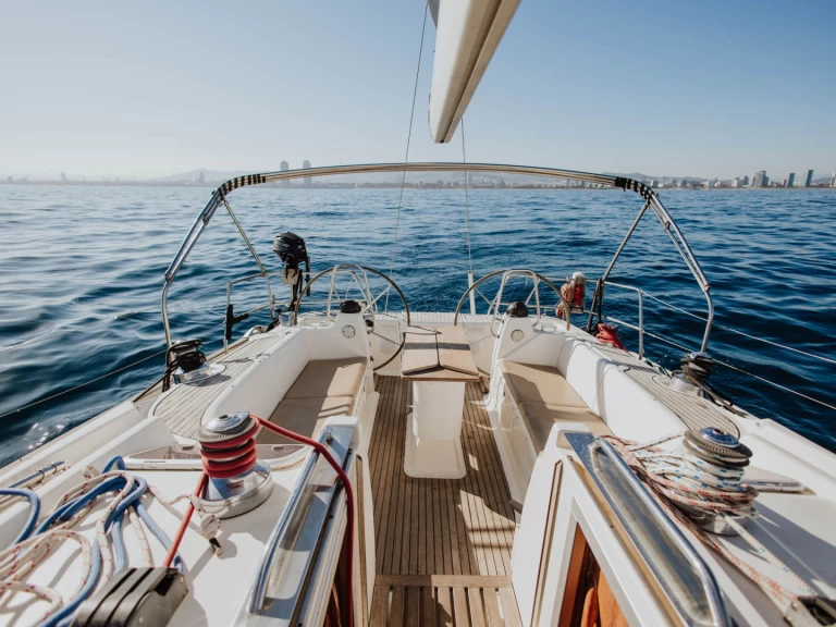 Hire Sailboat Bavaria with a boat licence