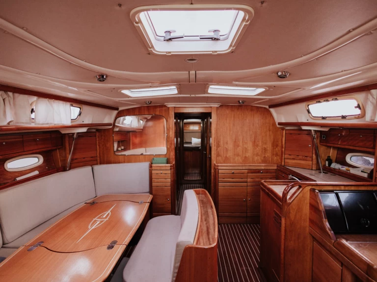 Sailboat to hire Mahón at the best price