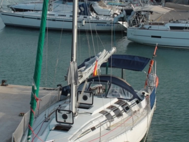 Sailboat to hire Le Grau-du-Roi at the best price