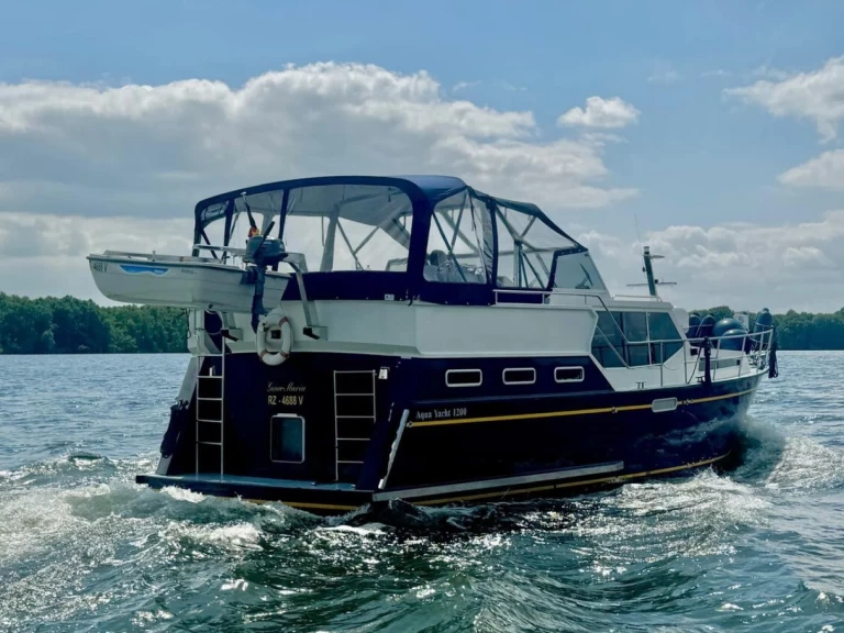 Motoryacht Aqua Yacht 1200 charter bareboat or skippered in  Waren (Müritz)