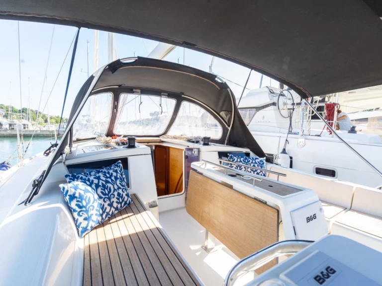 Hire Sailboat with or without skipper Dufour Pula