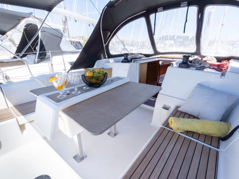 Hire Sailboat with or without skipper Dufour Pula
