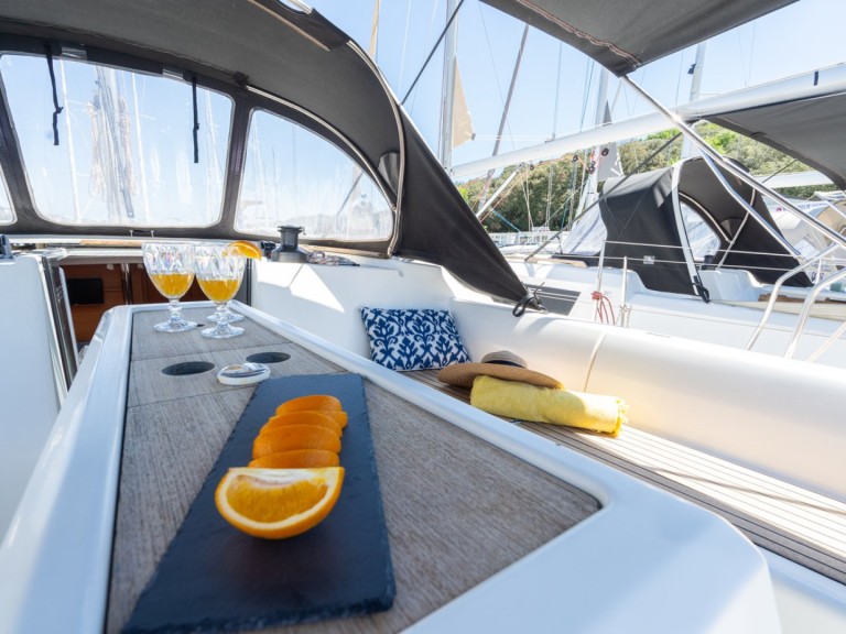 Hire a Dufour Dufour 412 Grand Large Pula