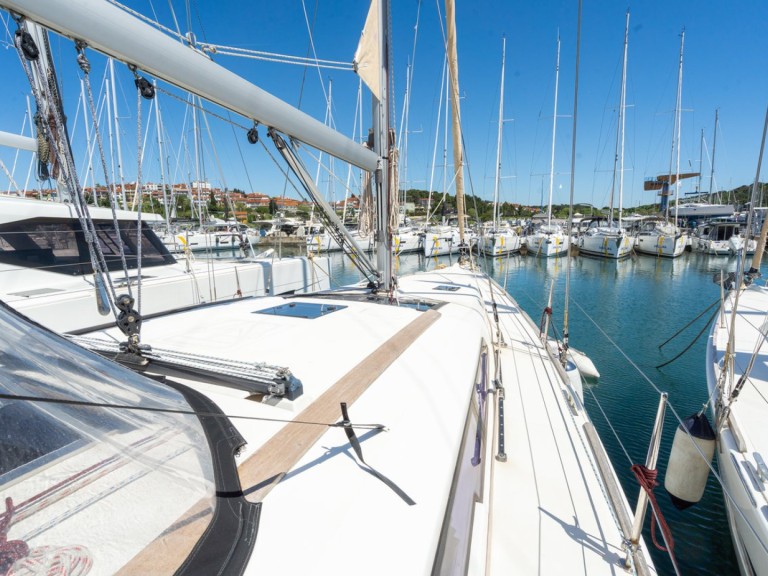 Sailboat hire in Pula - Dufour Dufour 412 Grand Large