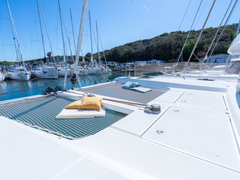 Catamaran to hire Pula at the best price