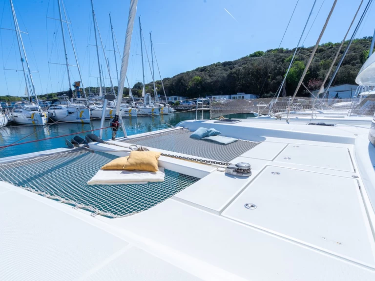 Catamaran to hire Pula at the best price