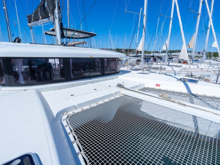 Yacht charter Pula - Lagoon Lagoon 42 on SamBoat