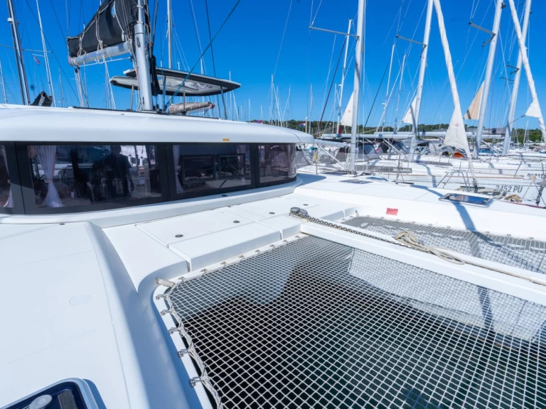 Yacht charter Pula - Lagoon Lagoon 42 on SamBoat